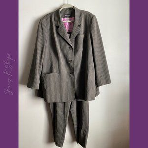 Maggie Barnes | 2-Pc Gray and Pink Pin Stripe Suit | Size: 26